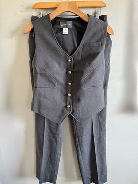 Delta Airlines women's uniform set